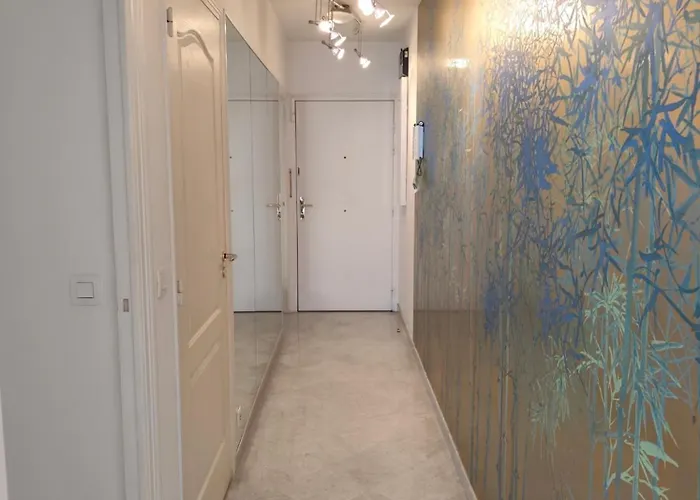 Victoria Sea מנטון